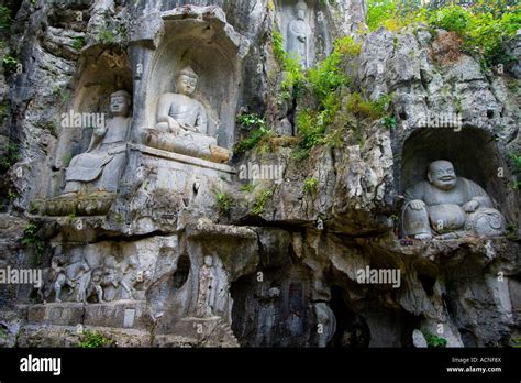 Feilai Temple Ancient Stone Carvings: Embracing History and Spiritual Majesty!